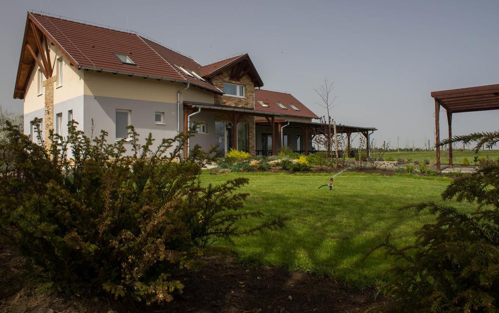Horpacsi Europa Piheno Koezpont Hotel Luaran gambar